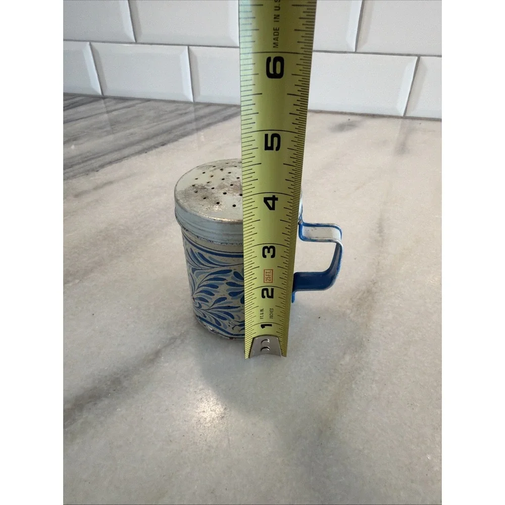 Vintage AVON Country Talc Shaker, 1977 EUC Powder Sugar Shaker GWB01